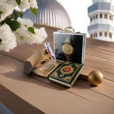 QURAN GIFT SET (QURAN WITH DIGITAL READING PEN)