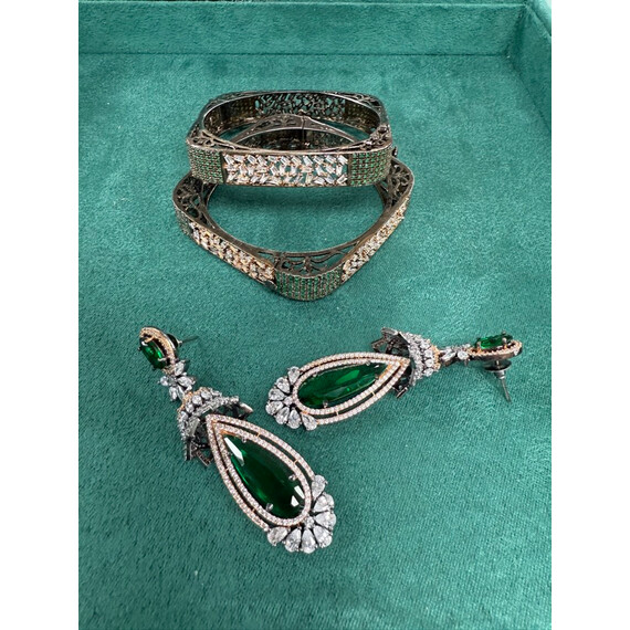 PAKISTANI BANGLE/EARRING SET