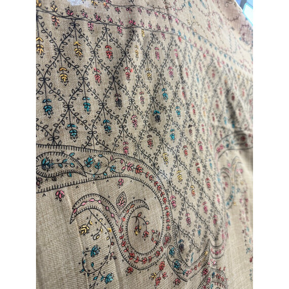 HANDMADE WOOLEN SHAWLS