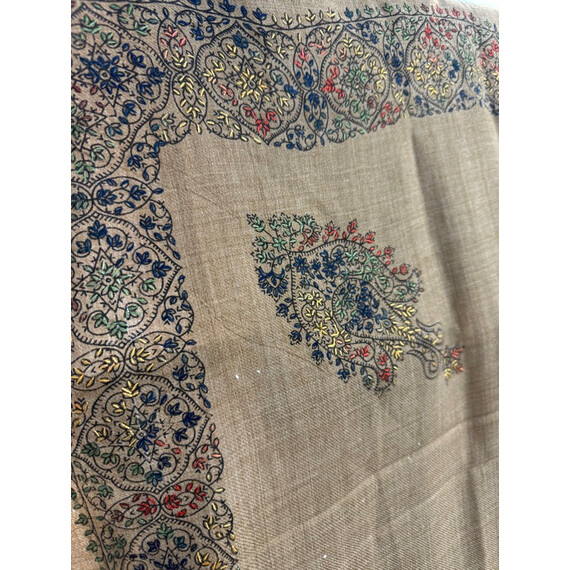 HANDMADE WOOLEN SHAWLS