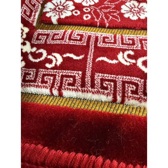 PLUS PRAYER RUG